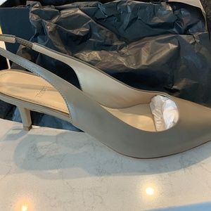 Theory Demeura Napa kitten heel sling back size 7
